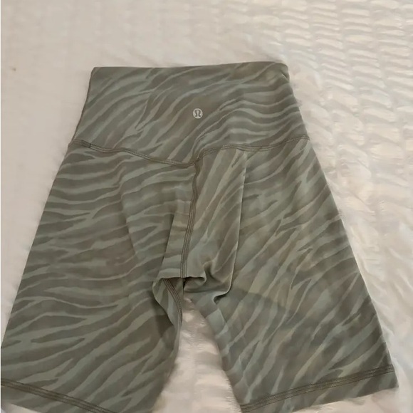 Lululemon Align Biker Shorts 8” - Picture 2 of 3
